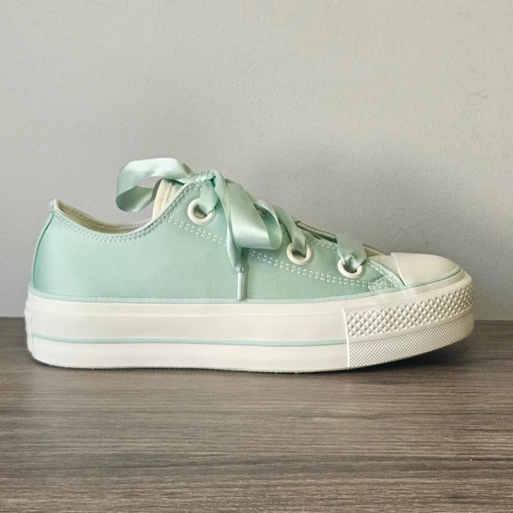 Converse CTAS  Lift Platform Matte Satin Sneakers Women's 7.5  Aloe  A10300C NWT - Picture 3 of 7